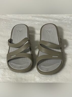 Crocs Women W10 Patricia Slip on Wedge Sandals Shoes Strappy Lightweight Comfort